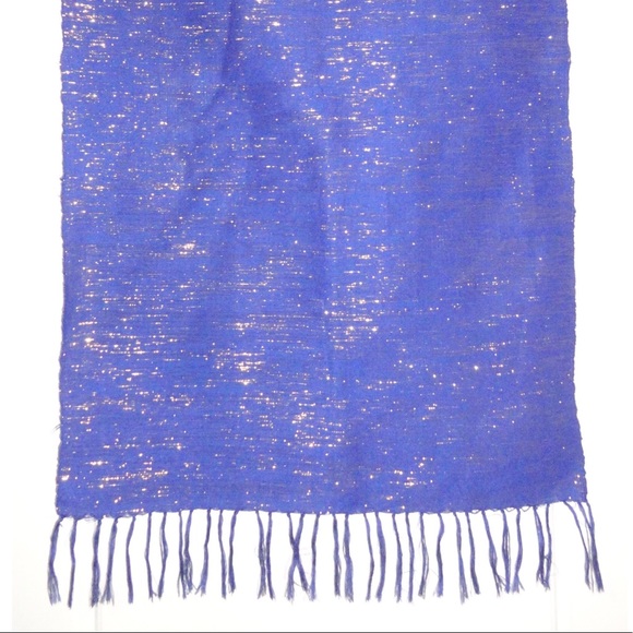 Royal Blue with Gold Interlace Table Runner - Picture 2 of 8